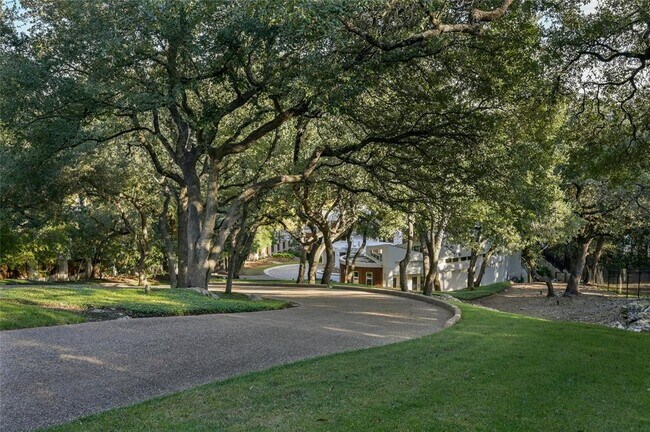 Foto del edificio - 3511 Westlake Dr