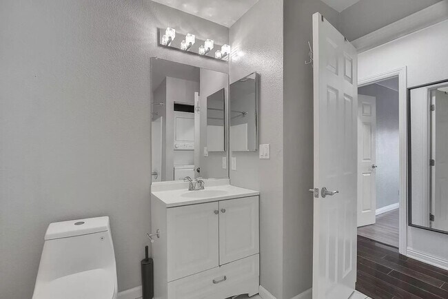 Foto del edificio - 979 Catkin Ct