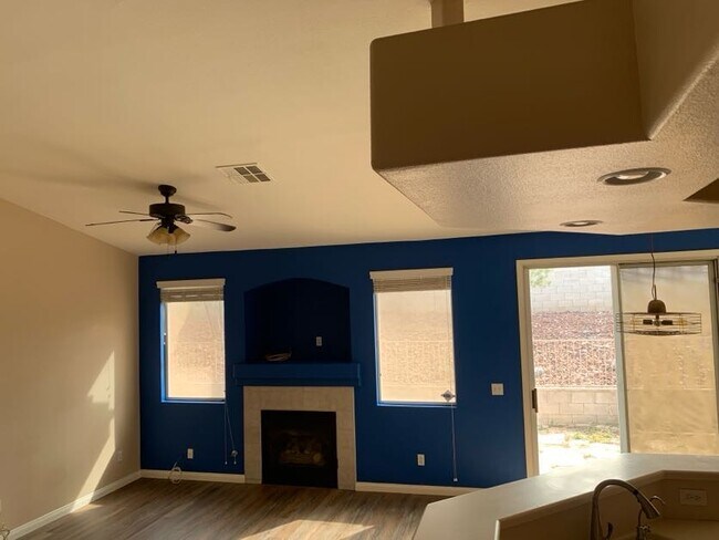 Foto del edificio - 1205 Simms Ave