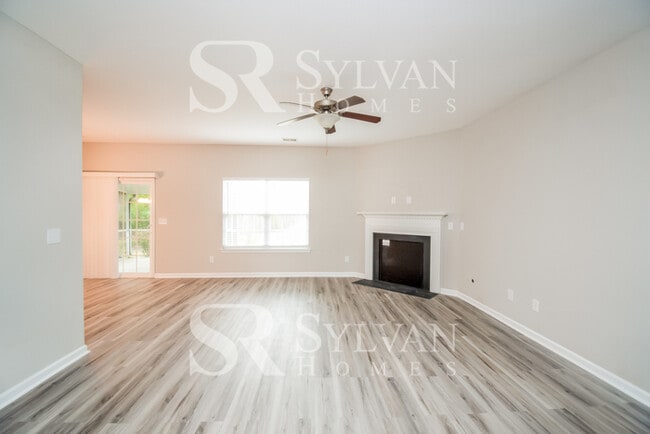 Building Photo - At Last, This Is What You Have Been Searching For!