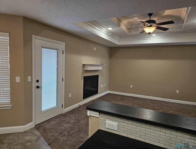 Foto del edificio - 2107 Mockingbird Ln