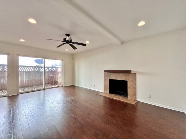 Building Photo - Stunning 2-bedroom, 2.5-bathroom