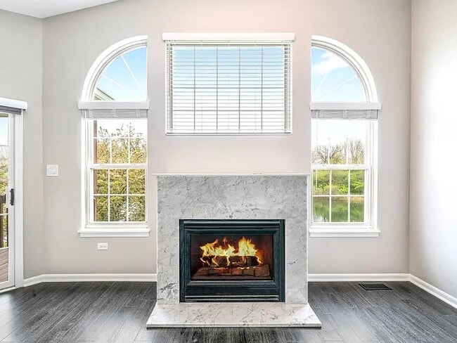 Building Photo - 13843 S Cambridge Cir