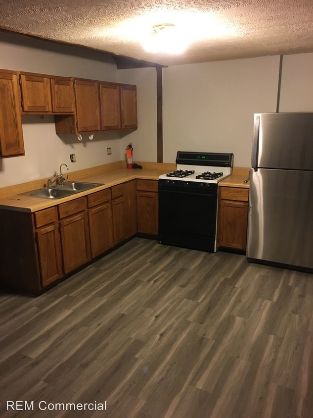 Building Photo - 1 br, 1 bath Apartment - 345 N 15th Street