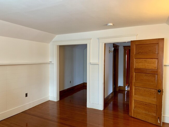Building Photo - 48 Windermere Rd