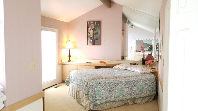Building Photo - 6933 Robin Ct