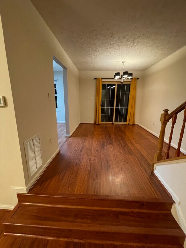 Building Photo - 846 Bayridge Dr
