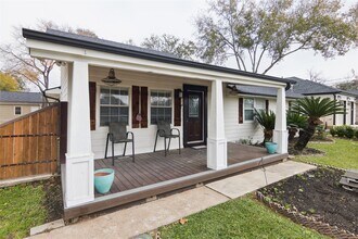 Building Photo - 1910 East Ave