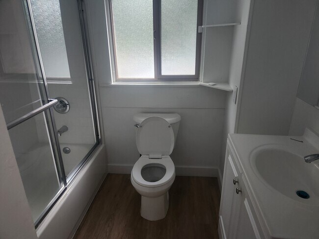 Foto del edificio - 23630 Glenwood Dr