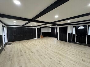 Building Photo - 2802 Bellaire Dr