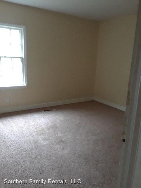 Building Photo - 3 br, 1 bath House - 818 NORTH CHURCH