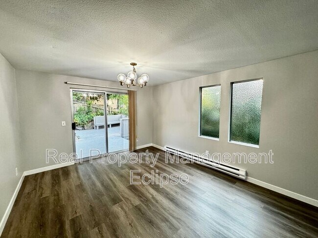 Foto del edificio - 5811 Glenwood Ave