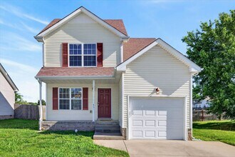 Building Photo - 551 Fox Trot Dr