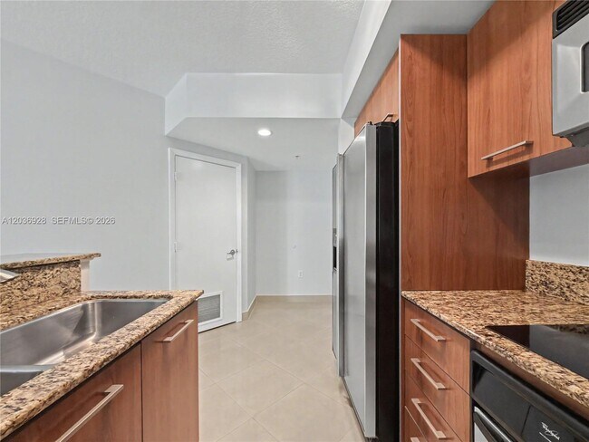 Foto del edificio - 9055 SW 73rd Ct