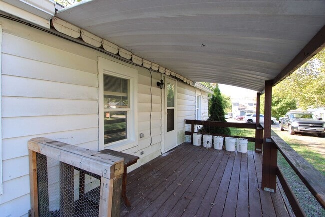 Building Photo - Charming 1 Bed 1 Bath Home