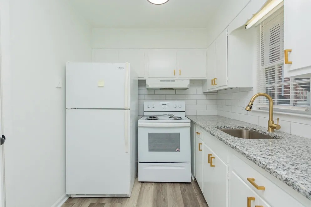 Primary Photo - Room in Townhome on Greenbriar Rd