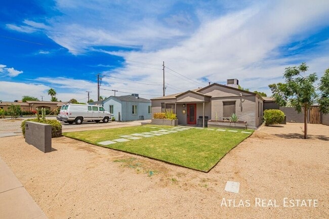 Building Photo - 224 W Montecito Ave