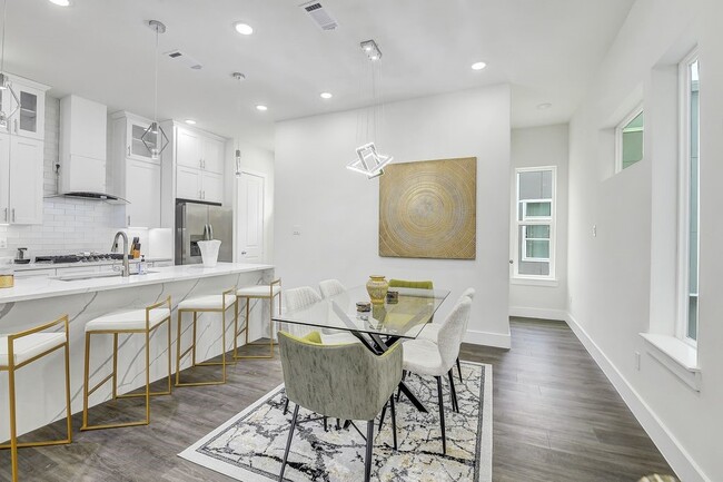 Building Photo - 4013 St Augustine St