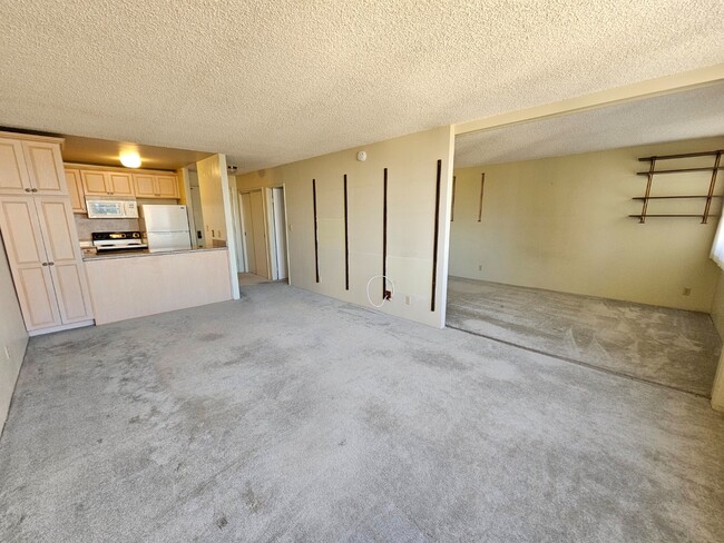 Foto del edificio - 1 Bed, 1 -Bath Condo for Rent! 1 Parking