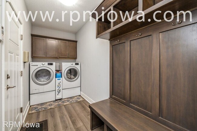 Building Photo - 4 br, 3 bath House - 3429 Grand Valley Drive