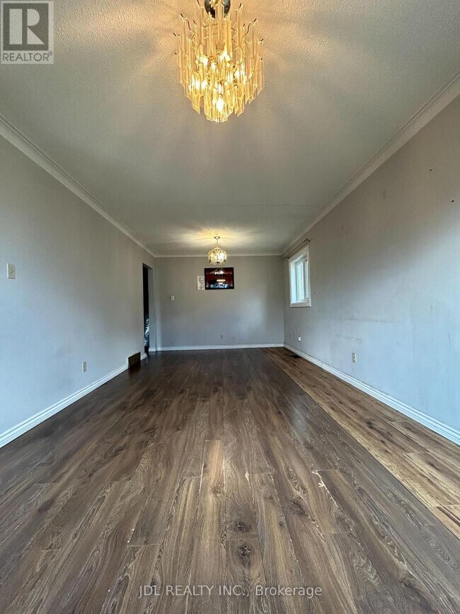 Building Photo - 8 Highwood Ave