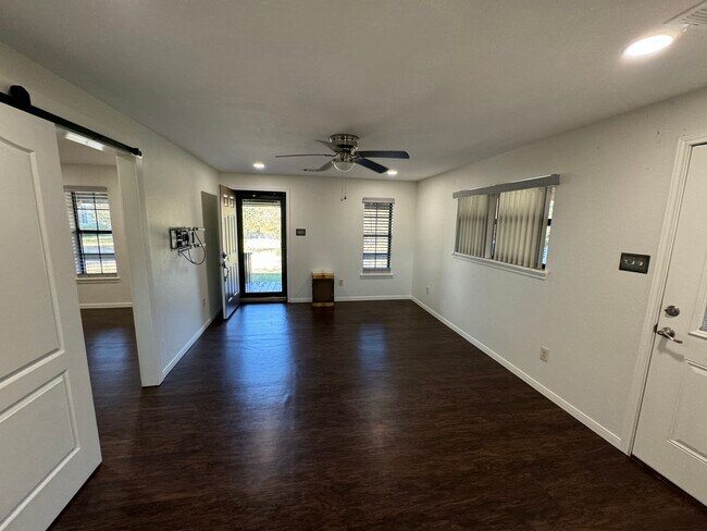 Building Photo - 12372 FM 1650