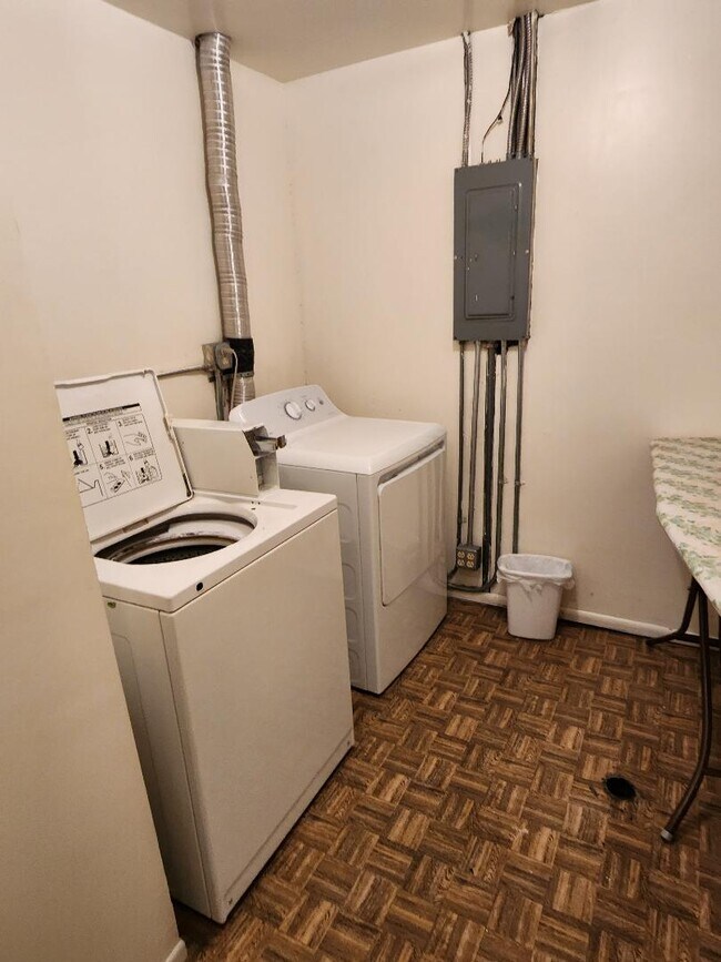 Foto del edificio - 184 W 200 S