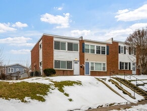 Building Photo - 7911 Bank St