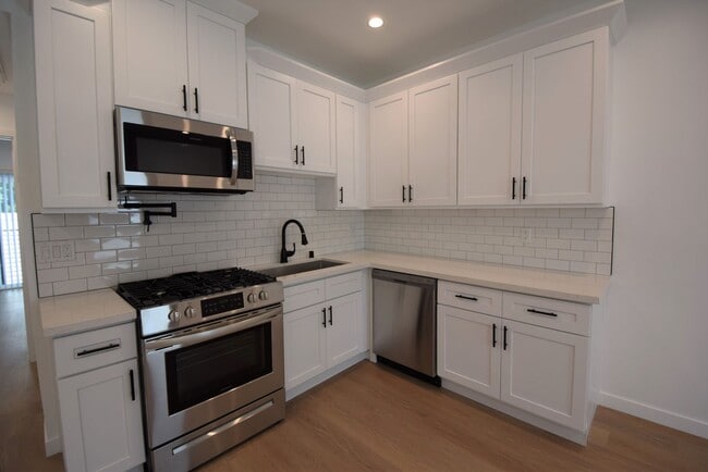 Building Photo - 5915 Fair Ave