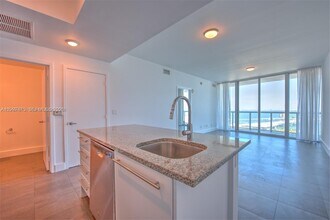 Building Photo - 888 Biscayne Blvd