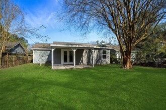 Building Photo - 1015 Prune St