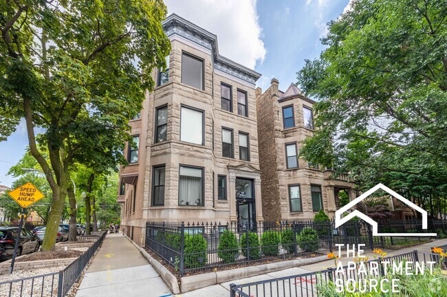 Building Photo - 3611 N Greenview Ave