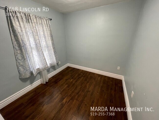 Building Photo - UPDATED 3BED/2 BATH HOME IN WALKERVILLE+UTILITIES