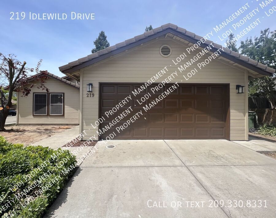 Primary Photo - 219 Idlewild Dr