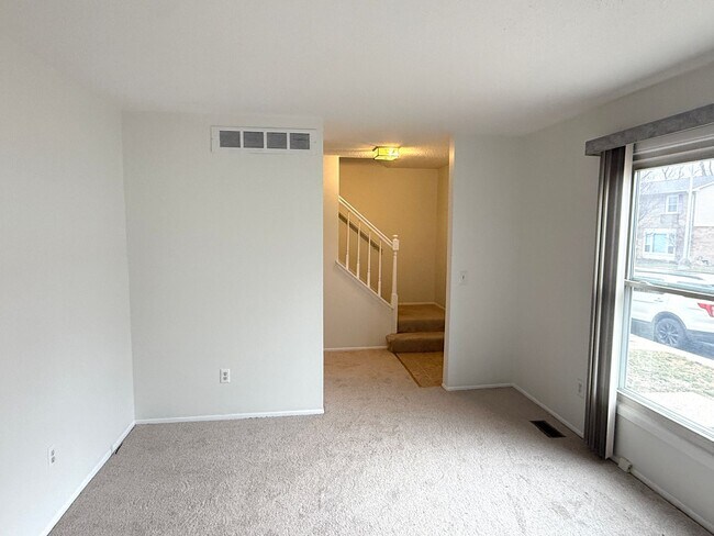 Foto del edificio - Newly Renovated! - 2 Bedroom, 1.5 Bathroom Condo In Van Buren Twp, Mi