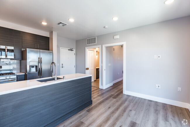 Kitchen - The Residences at 3954 Kansas