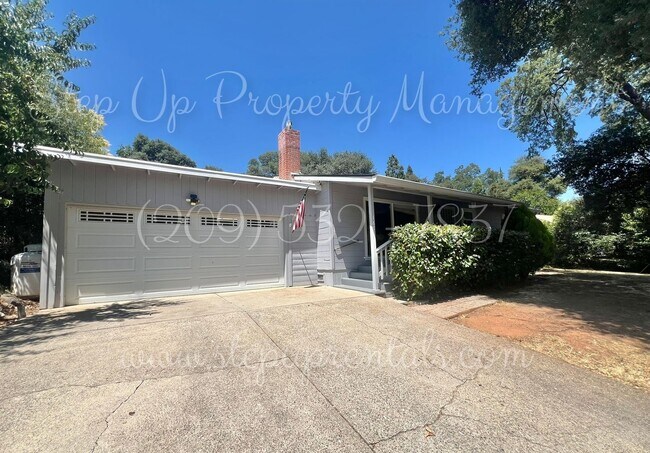 Foto del edificio - Updated 2-Bed, 2-Bath Home with Bonus Room...