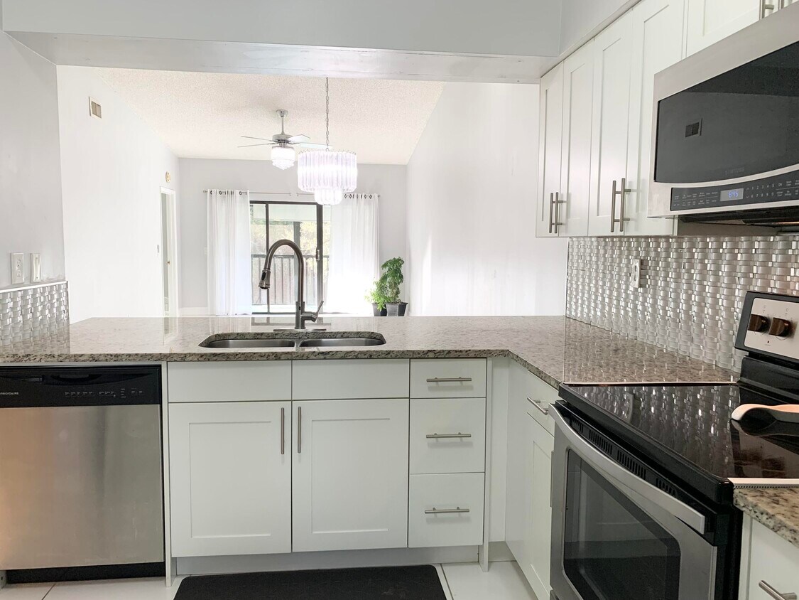 Primary Photo - 1801 Sabal Ridge Ct