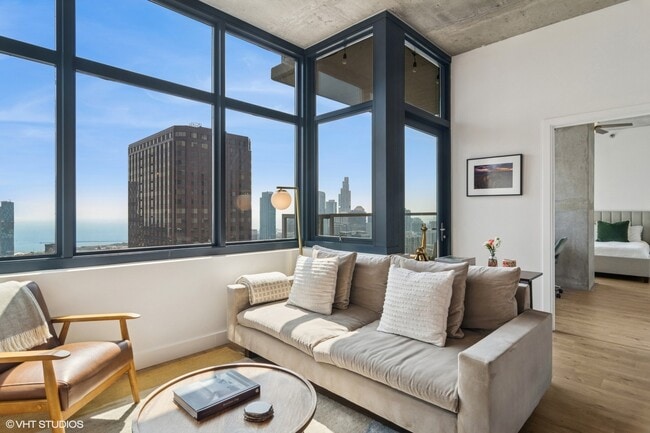 Foto del edificio - 235 W Van Buren St