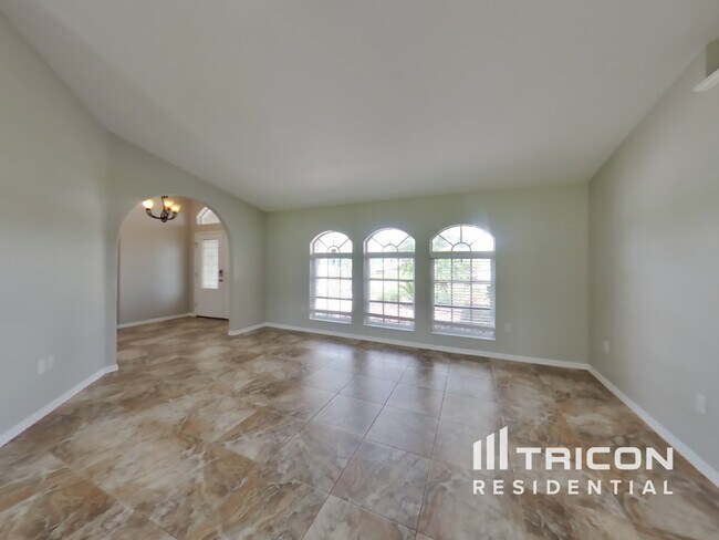 Building Photo - 23135 Langdon Ave