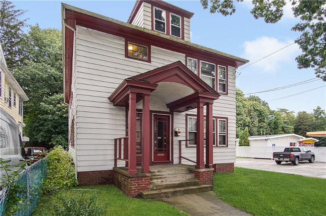 Foto del edificio - 1012 Narragansett Blvd