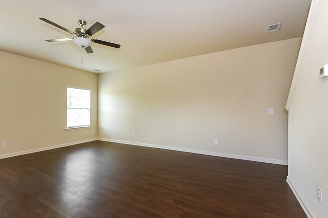 Foto del edificio - 147 Innis Brk Cir