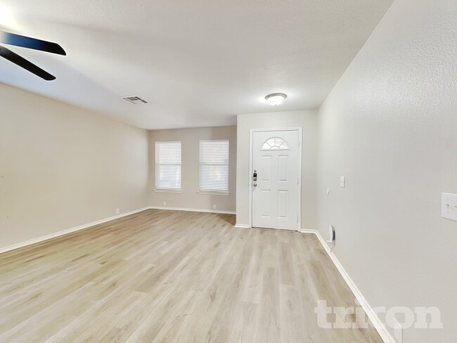 Building Photo - 15819 Hastings Park