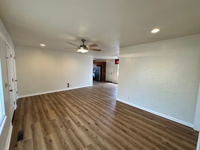 Foto del edificio - Versatile 3-bedroom, 1.5-bath Home Availab...