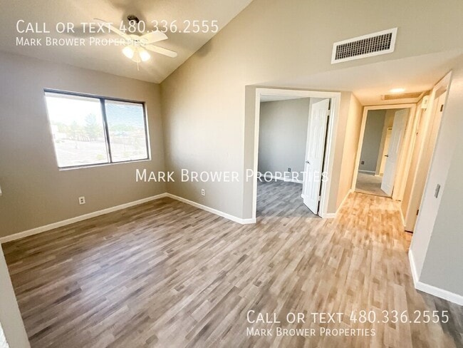 Building Photo - 2035 S Elm St