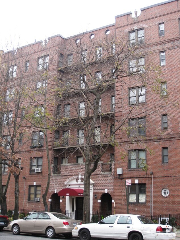 Primary Photo - 822 OCEAN AVE
