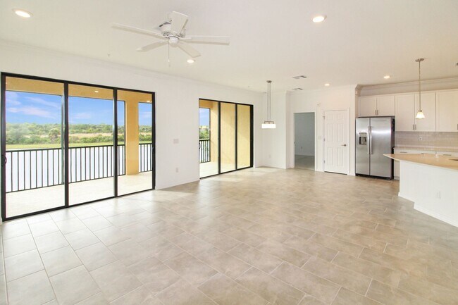 Foto del edificio - Sarasota National Annual Coach Home for Rent
