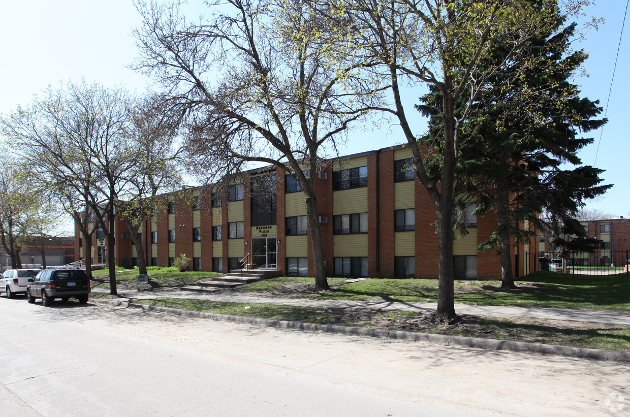 Building Photo - Anderson Plaza Apartments