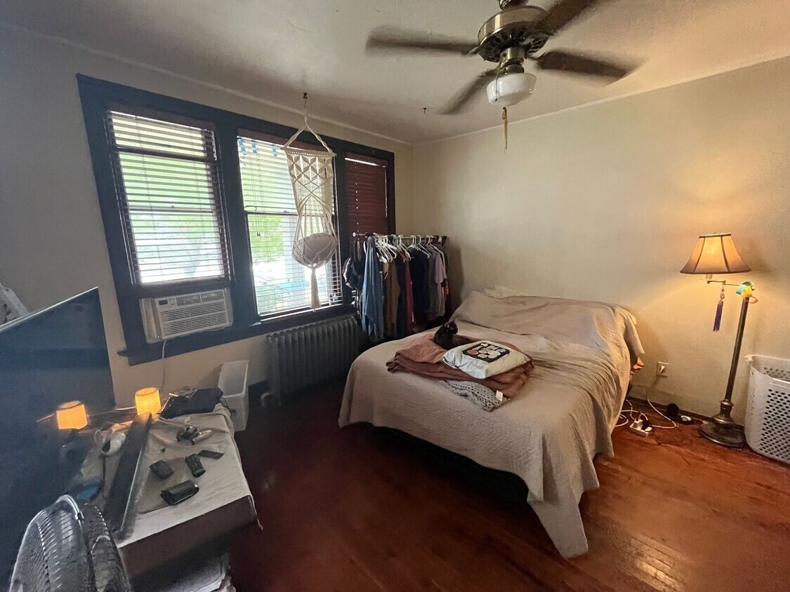 Foto principal - 1573 N Farwell Ave