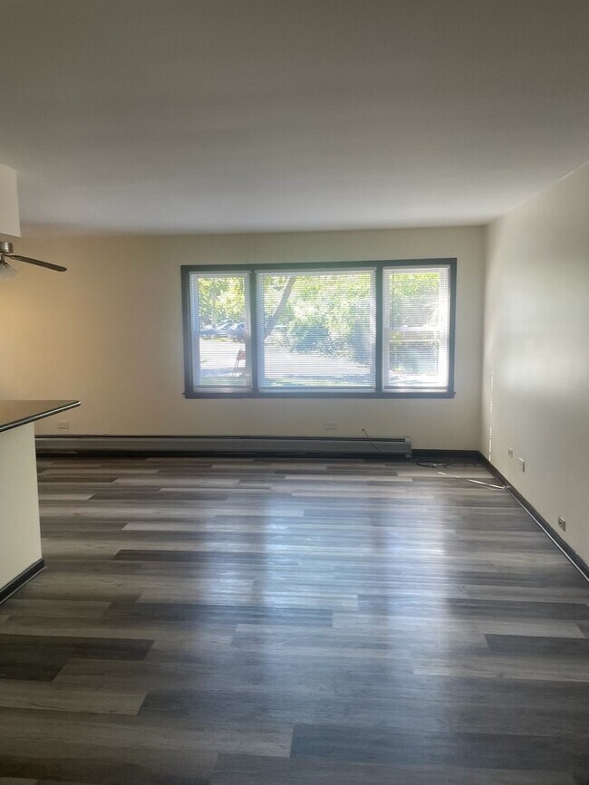 Foto del edificio - 7745 Adams St